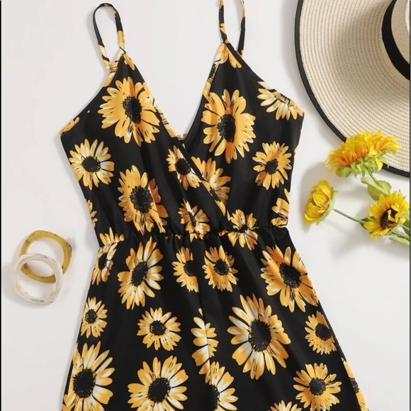 SHEIN Sunflower Print Romper L